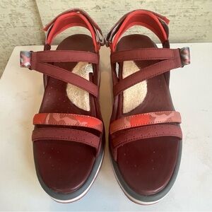 Deckers X Lab Women's Xponent Burgundy Strappy Platform Sandals Hook & Loop